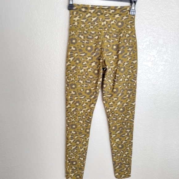 Aerie offline goals high rise 7/8 leggings leopard print sz S - Picture 4 of 7